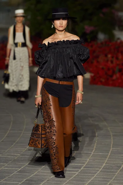 Look 65